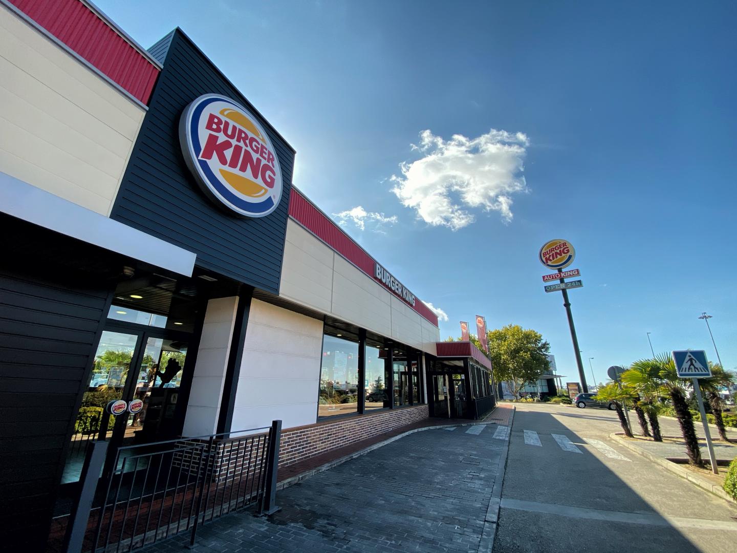 MADRID, SPAIN - OCTOBER 24: An outside view of a Burger King fast food restaurant, a sign indicating the entrance to the service for autoking vehicles on October 24, 2019 in Madrid, Spain. (Photo by Eduardo Parra/Europa Press via Getty Images)