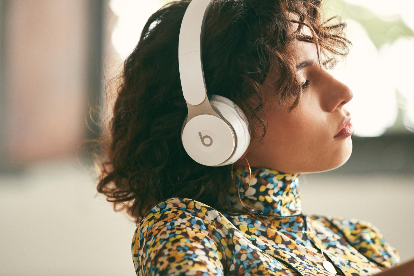 Here’s What’s Good and Bad About Apple’s New Beats Solo Pro Headphones