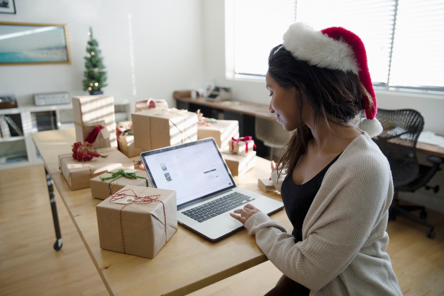 Gift Guide: From Smartphones to Cameras to Robots, This Is the Best Tech to Gift in 2019