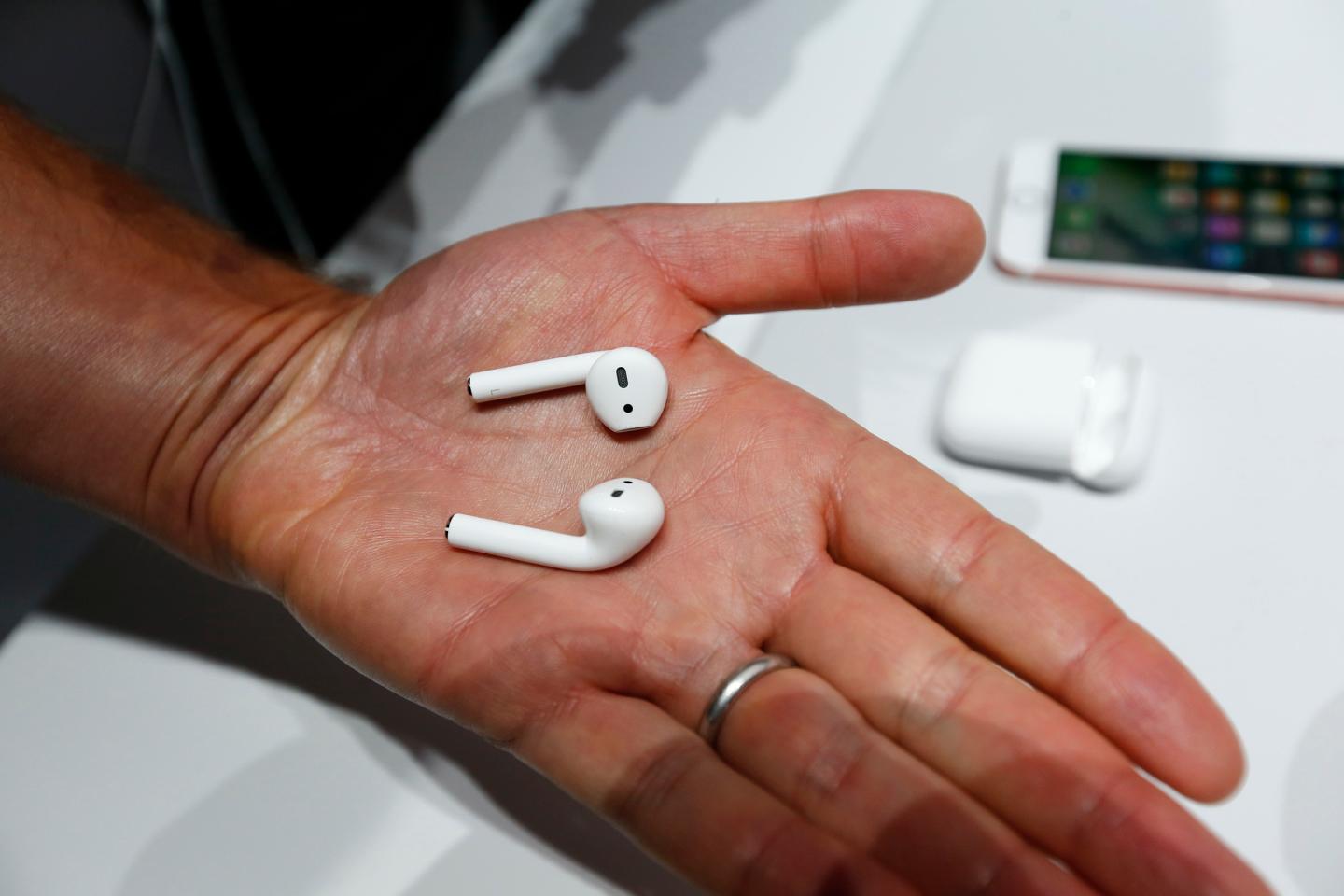 apple airpods