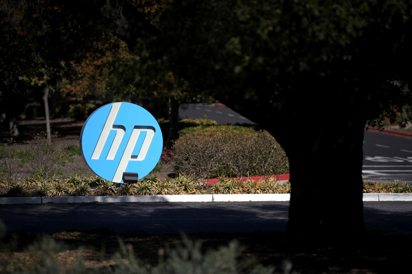 HP Inc rejects Xerox's takeover bid.