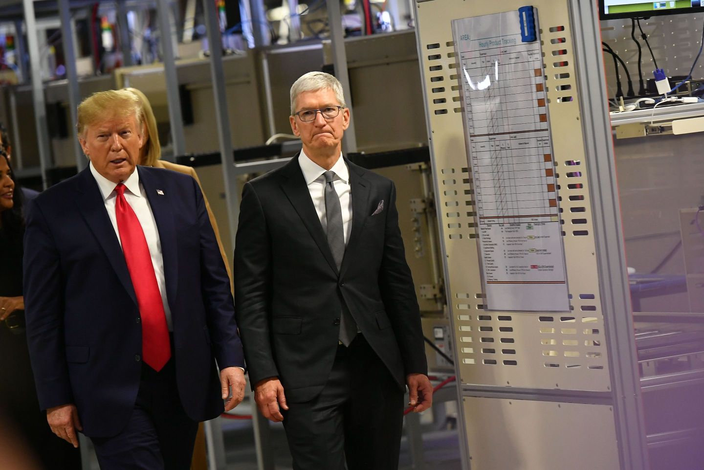 Apple Employees Strongly Support Tim Cook’s Relationship With Donald Trump, Survey Shows
