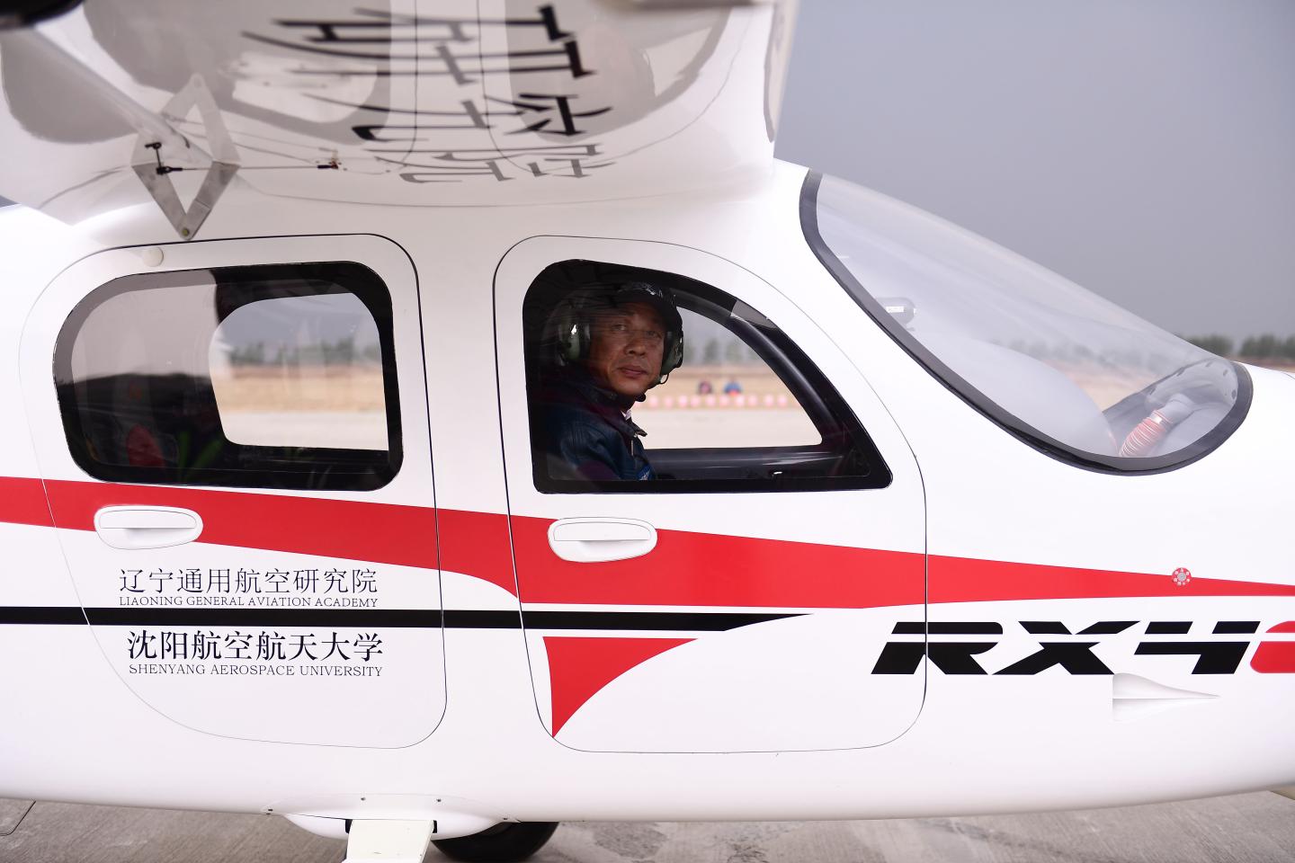 China's electric motor aircraft, the RX4E, can carry three passengers 300 km