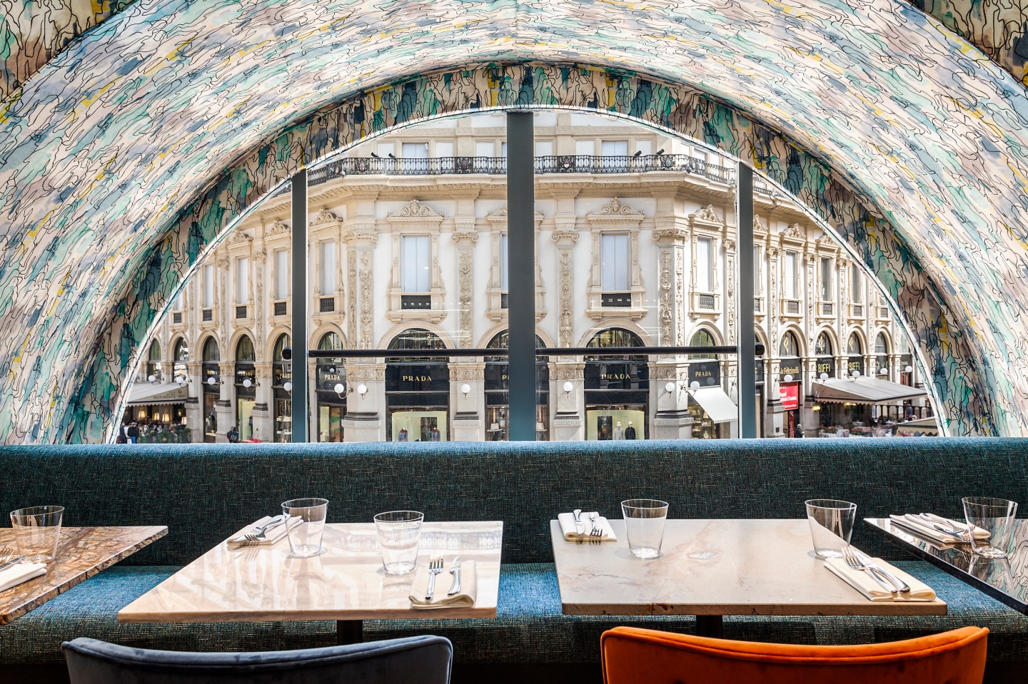 Vikissimo, the hotel restaurant overlooking the Galleria Vittorio Emanuele II.