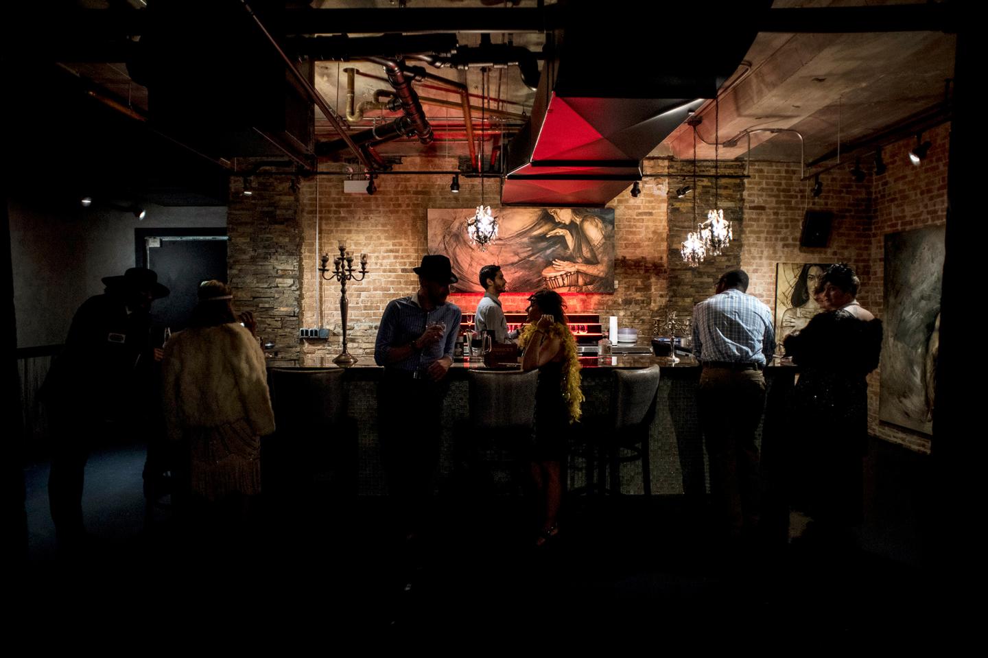 Airbnb-party-bar