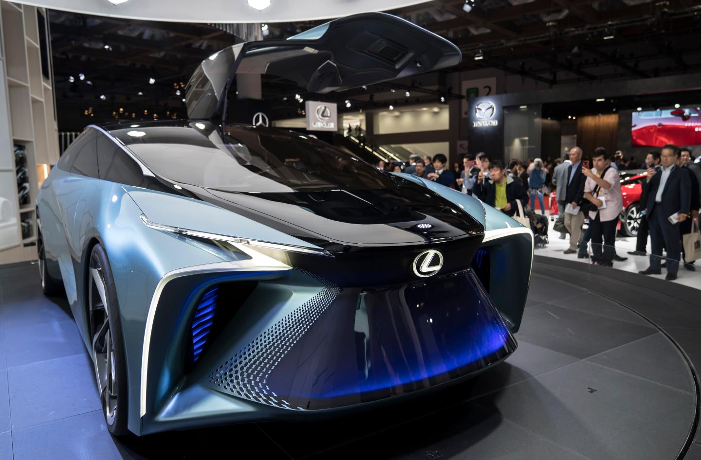 Lexus Confronts Midlife Crisis With Aging SUVs Losing to Rivals