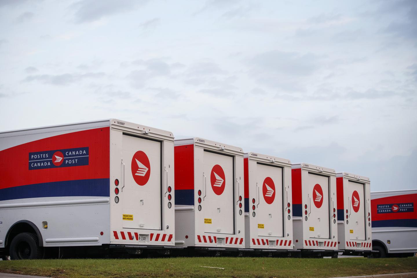 As the USPS faces privatization, here’s what it can learn from Canada
