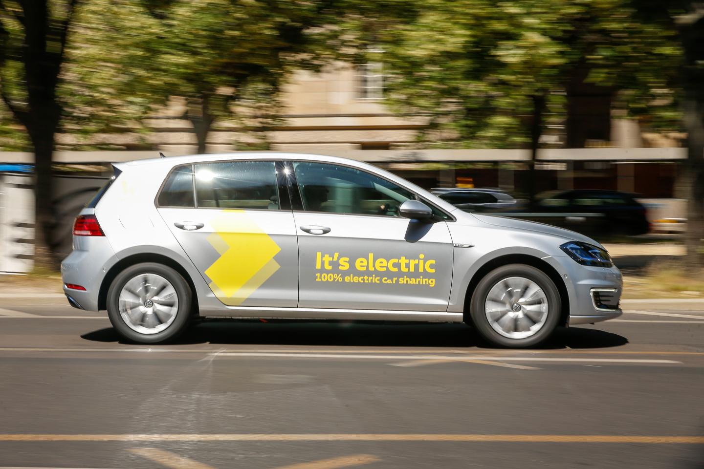Facing big emissions fines, Volkswagen sees a remedy in car-sharing