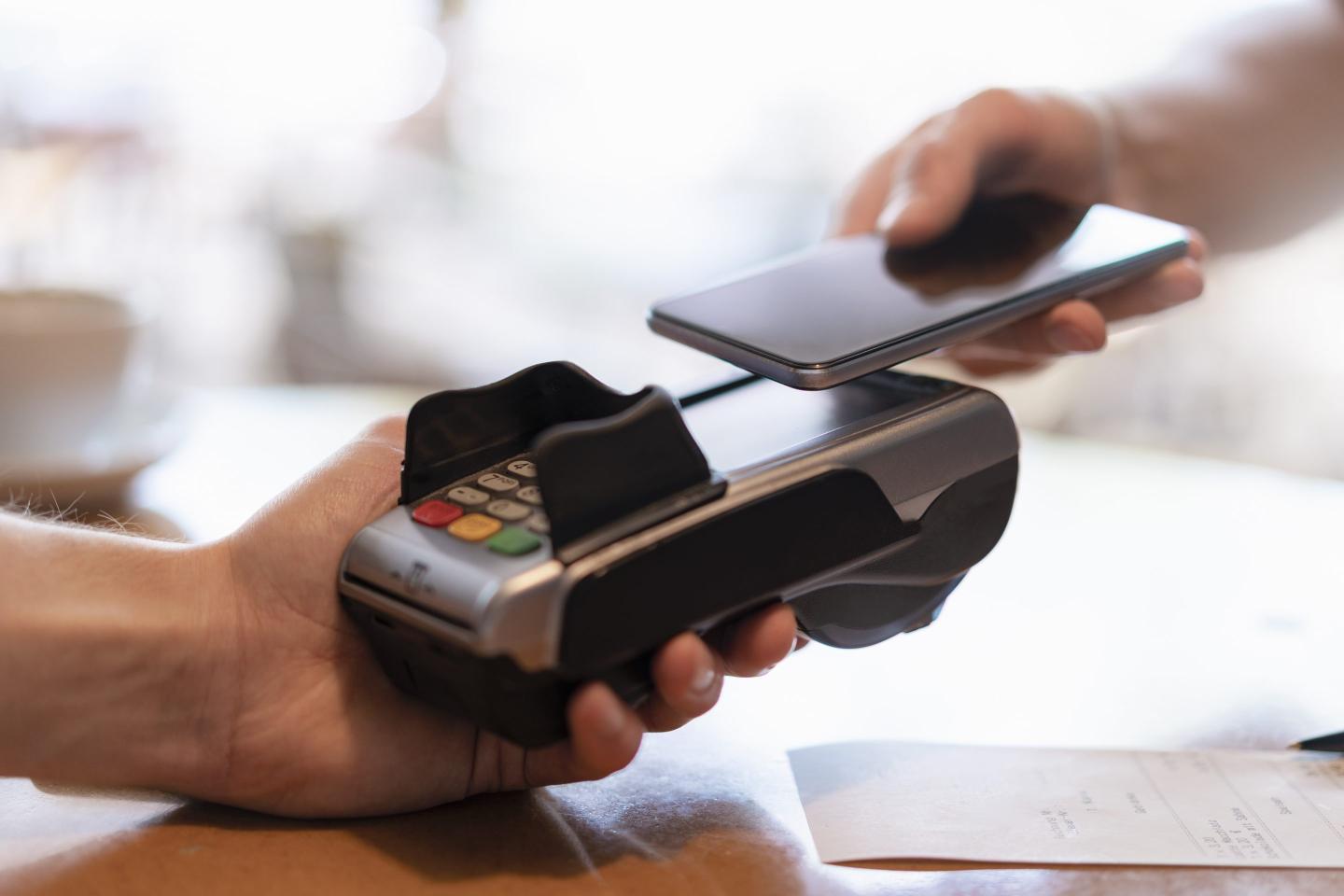 Are cashless stores and restaurants fair? New York City Council says no