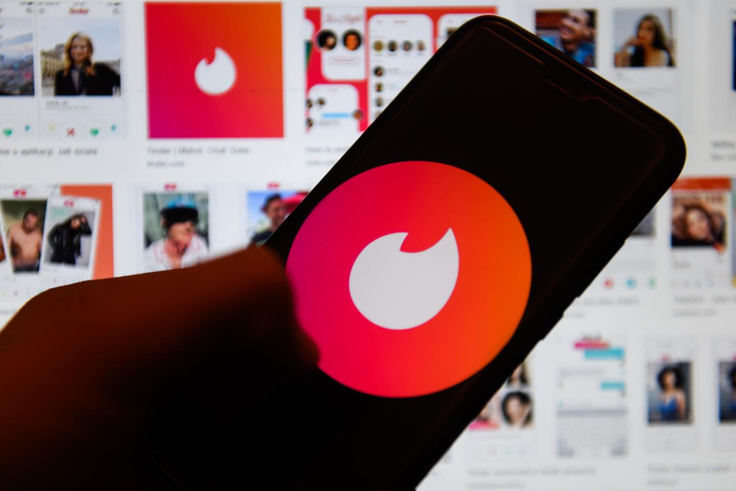 Tinder rolls out verification service to curb catfishing—blue checkmark included