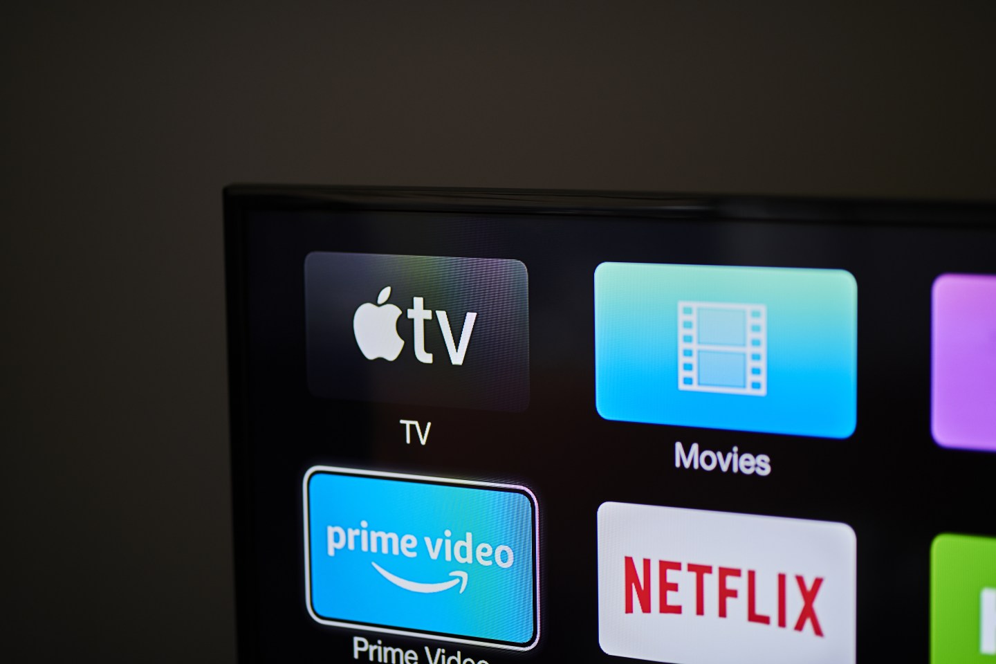 Apple Inc. Illustrations Ahead Of Earnings Figures