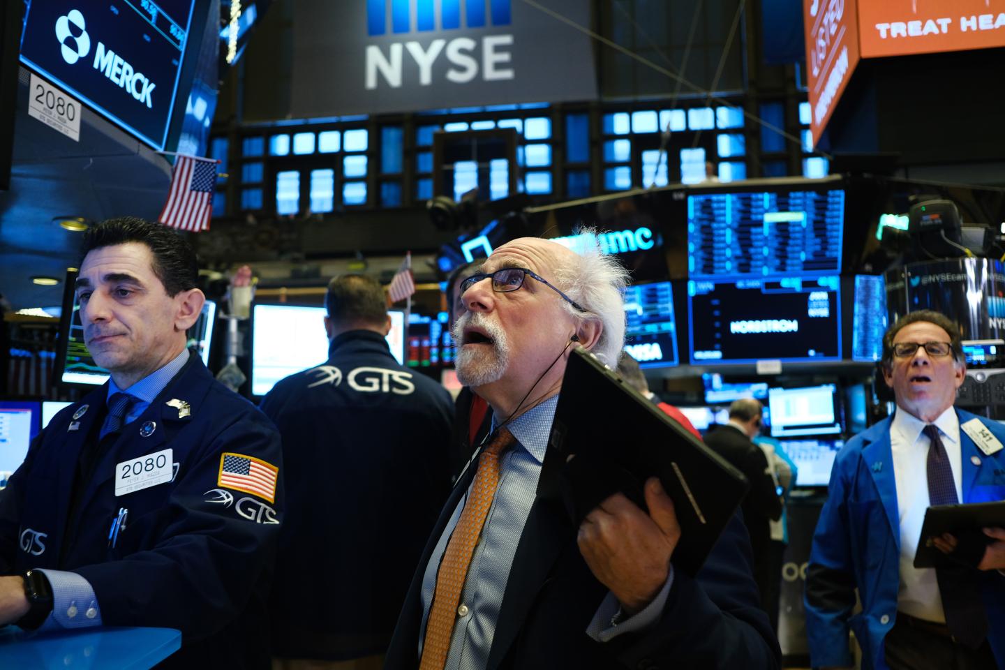 NEW YORK, NEW YORK - JANUARY 21: Traders work on the floor of the New York Stock Exchange (NYSE) on January 21, 2020 in New York City. Markets were down slightly in morning trading as investors weigh concerns over a virus outbreak in China and continued trade concerns between the U.S. and China. (Photo by Spencer Platt/Getty Images)