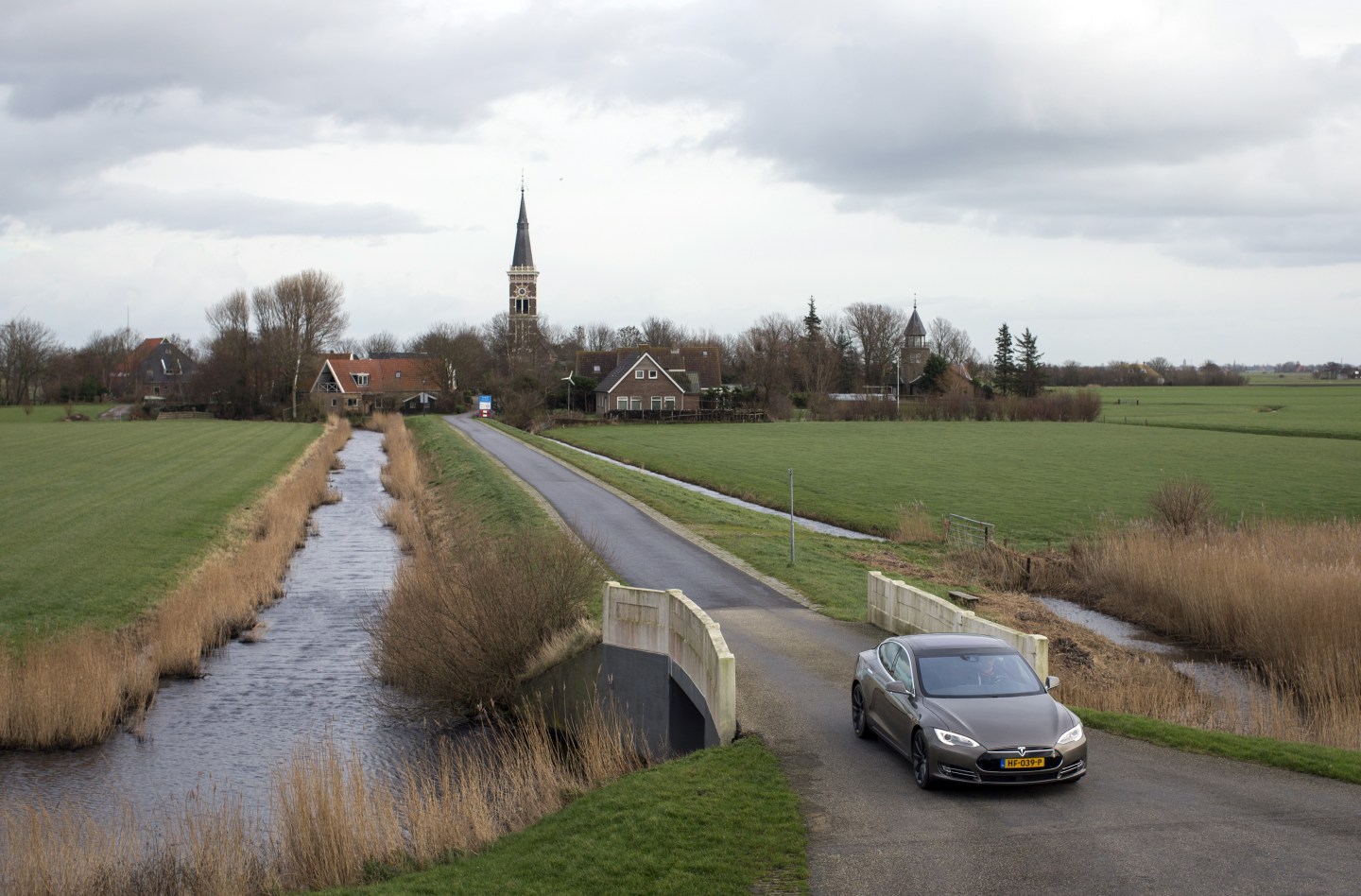 tesla driving in Netherlands