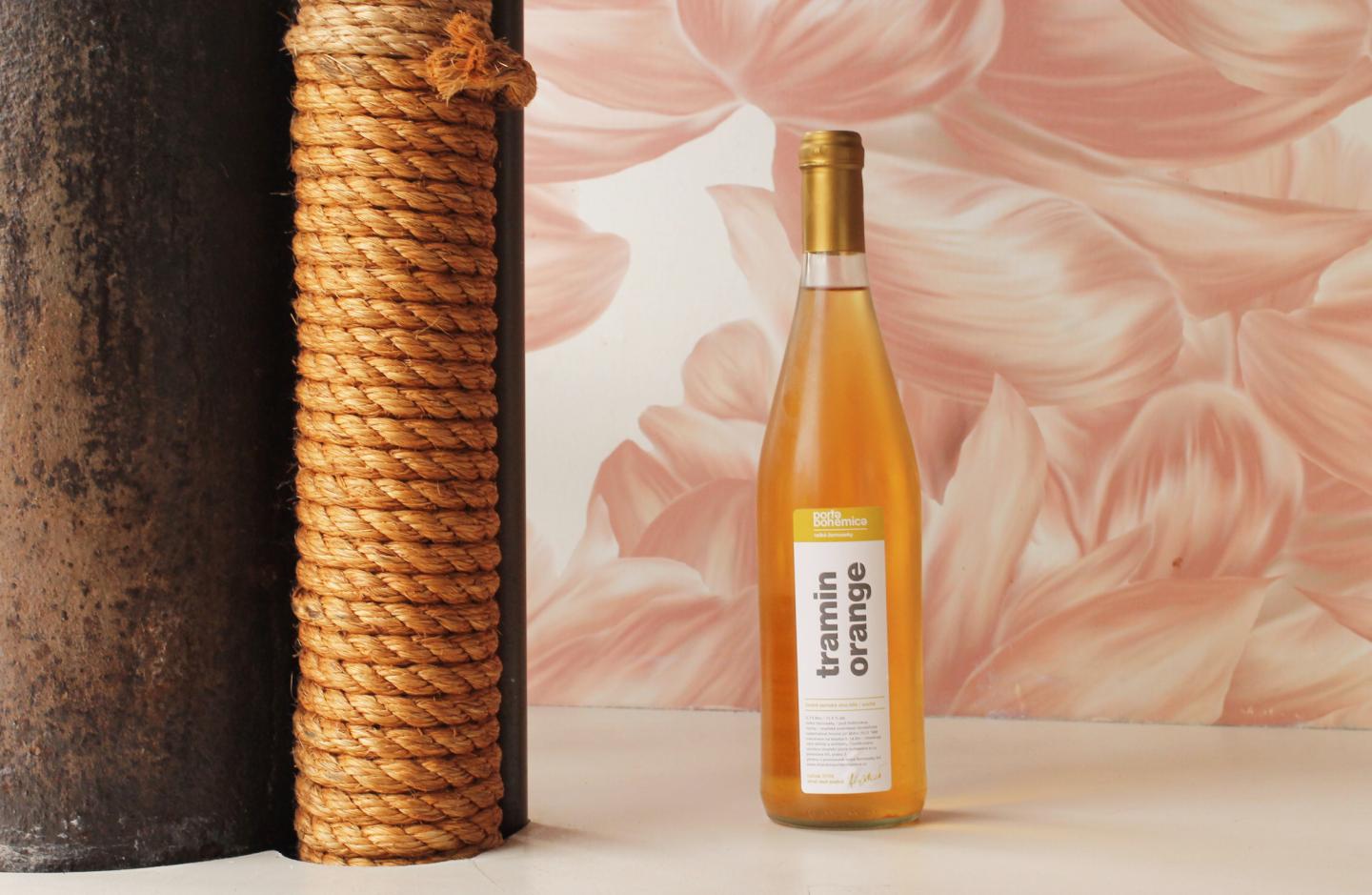 Orange and natural wines shine in this new subscription service