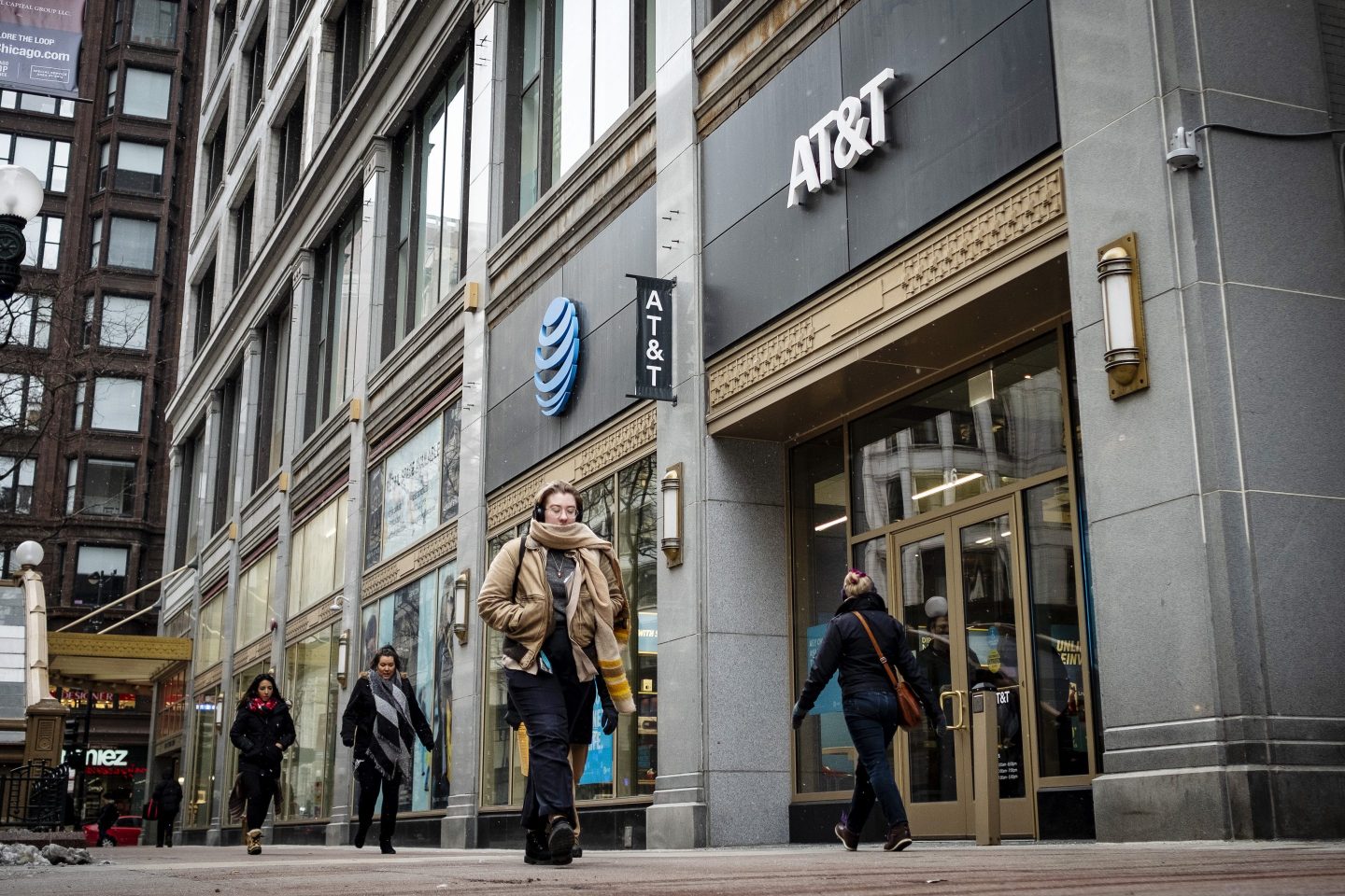 at&t store in chicago