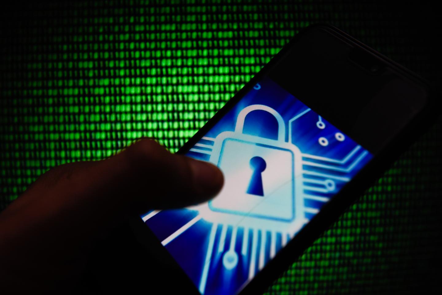 Newly discovered vulnerability can let hackers impersonate LTE mobile device users, researchers say
