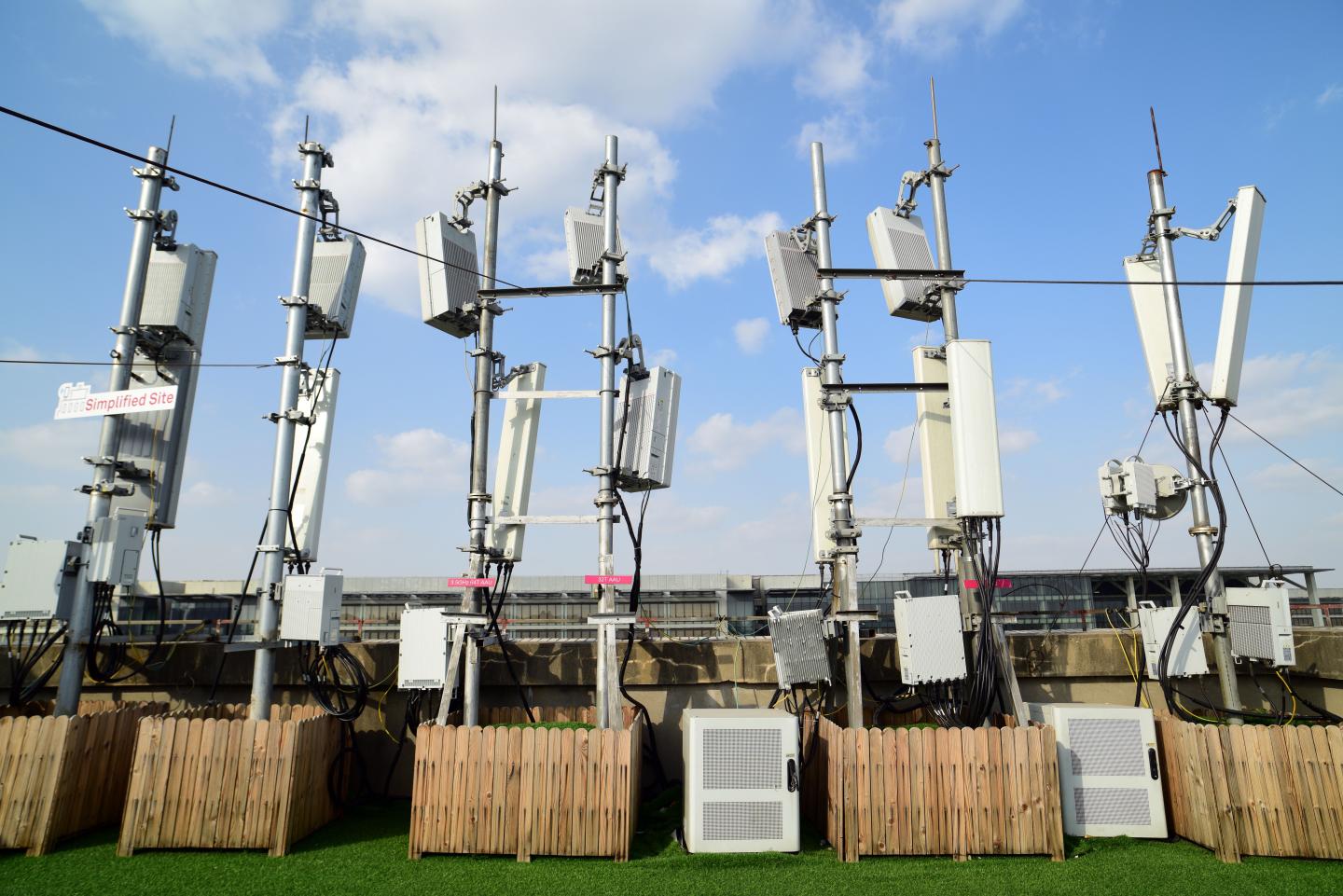 Huawei poses a 5G spying risk, but other options are hard to come by