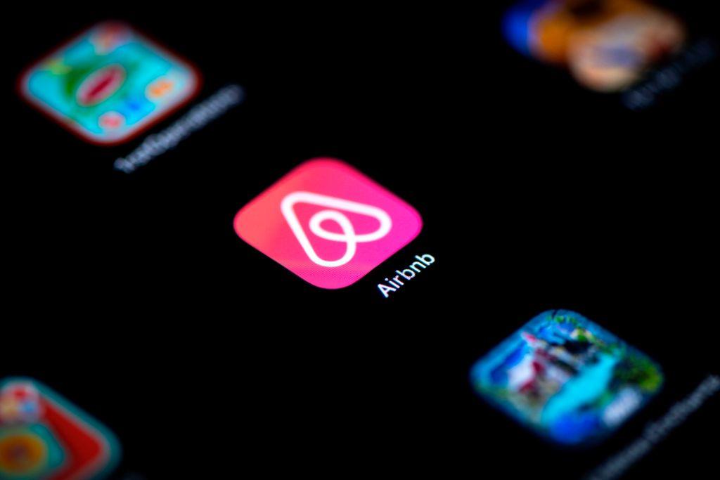 FRANCE-TOURISM-LODGING-AIRBNB