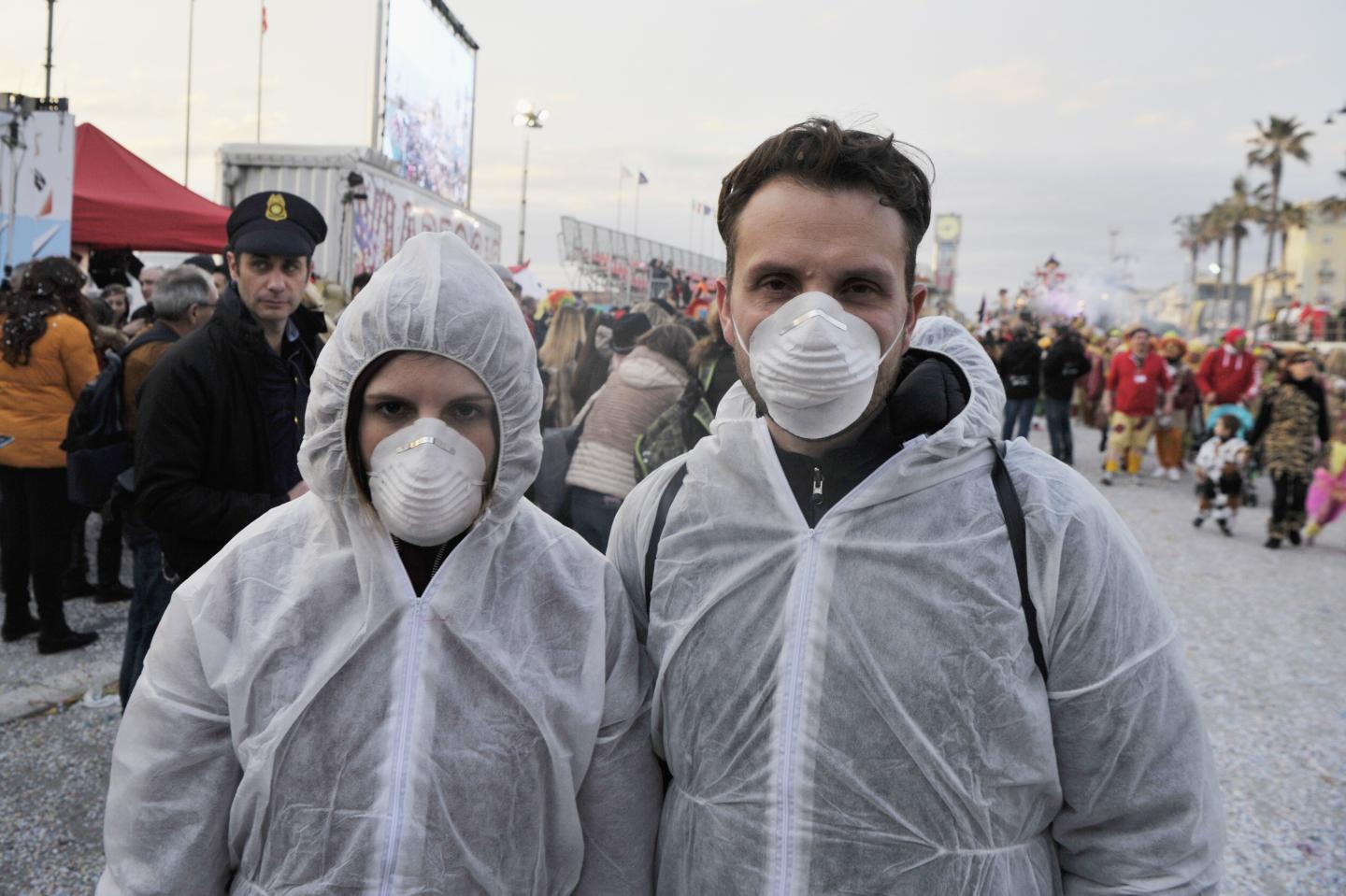 Global markets plunge as coronavirus crisis rocks Italy