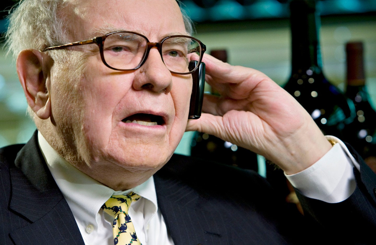 Warren Buffett finally got an iPhone
