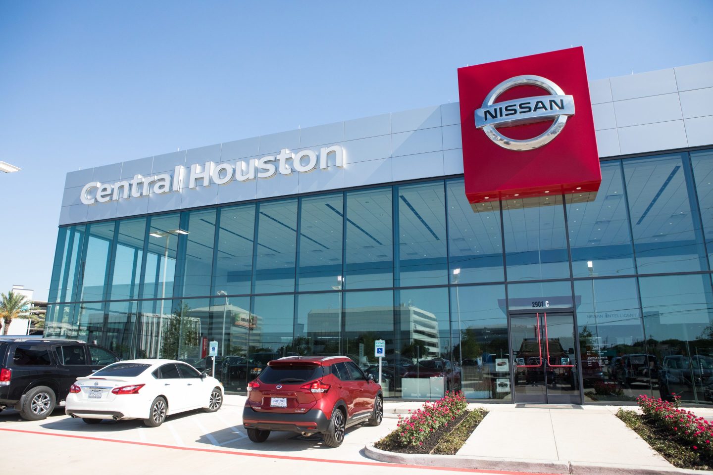 nissan dealership in Houston