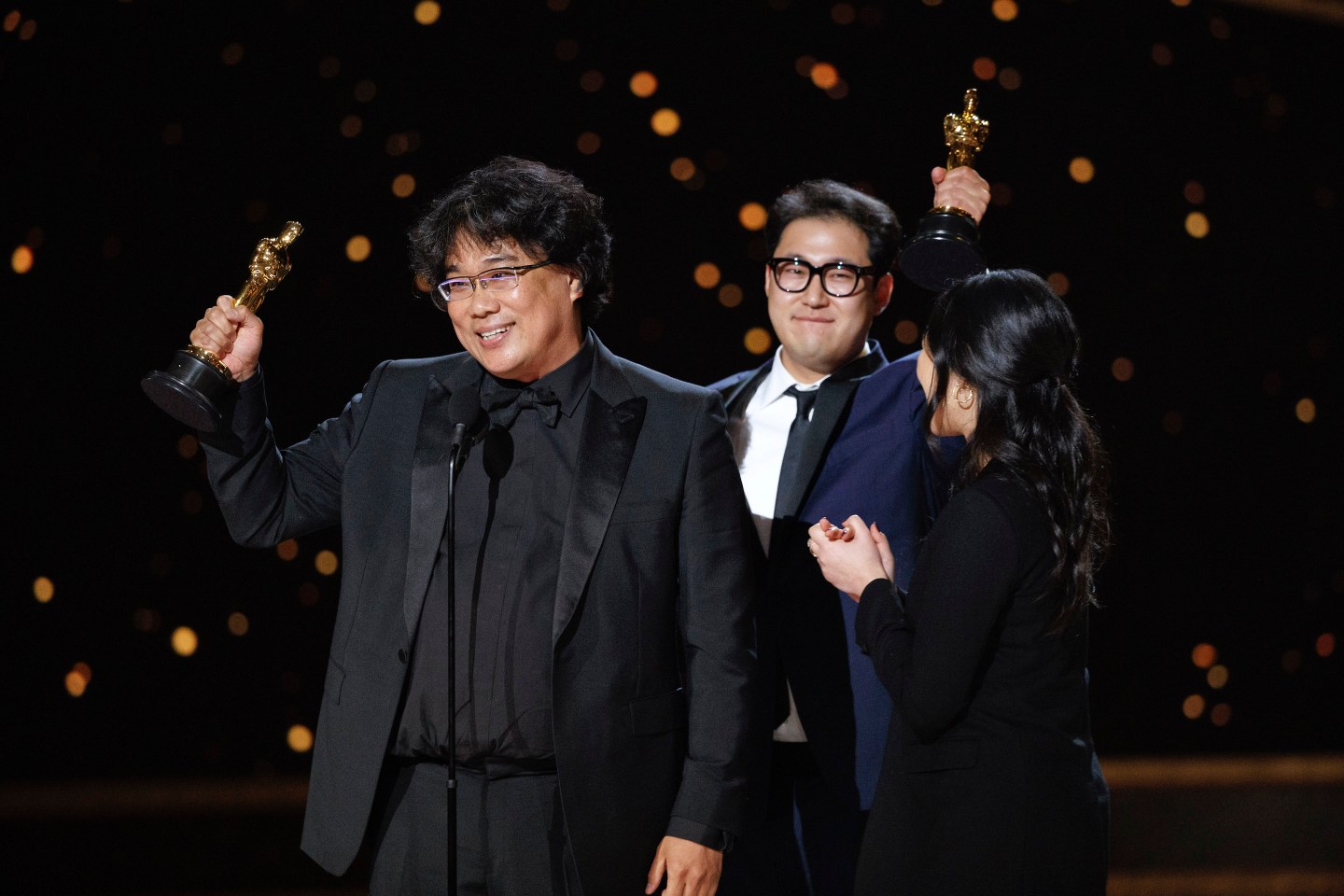 bong-joon-ho-parasite-win-RA