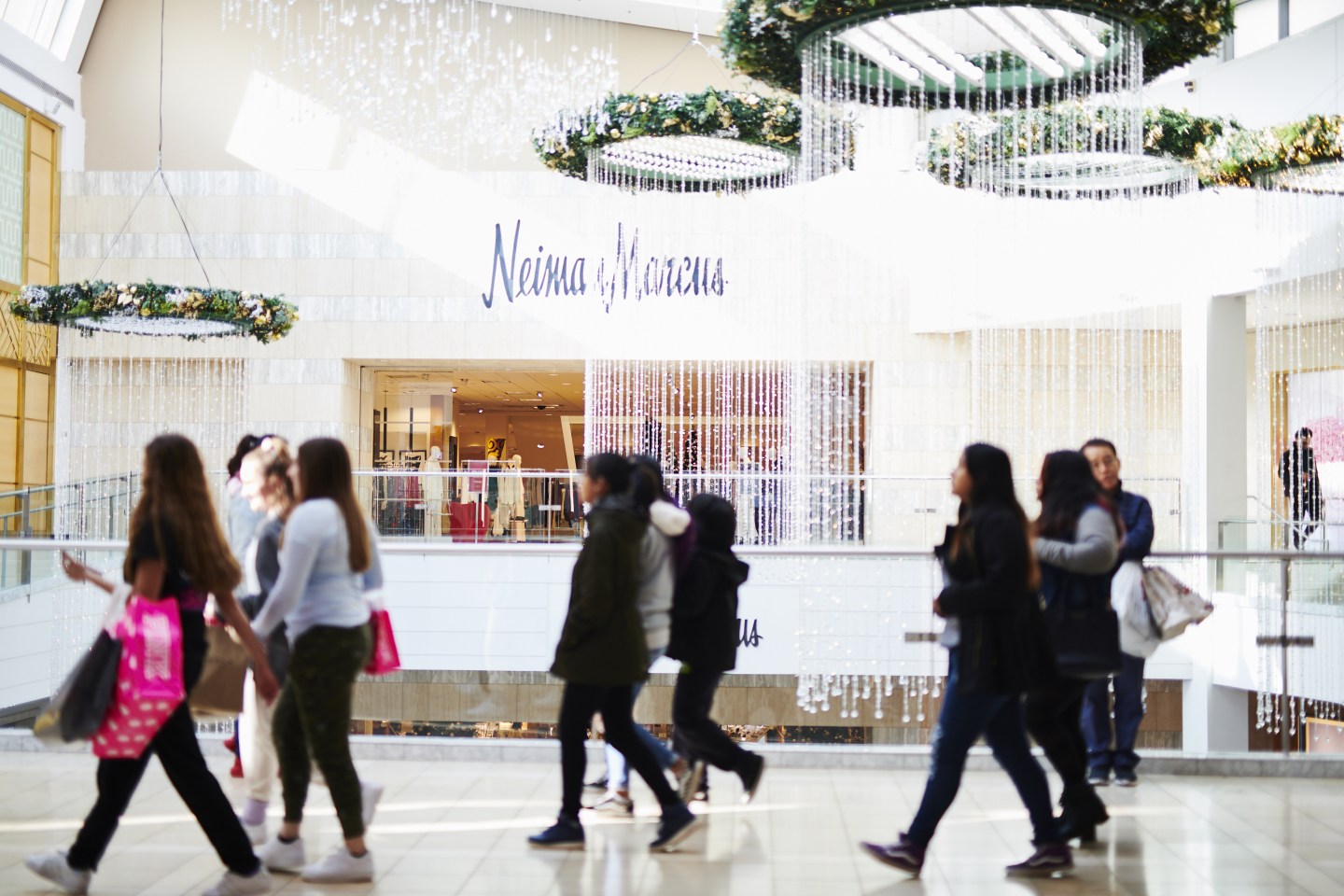 Shoppers In New Jersey Hit The Malls On Black Friday