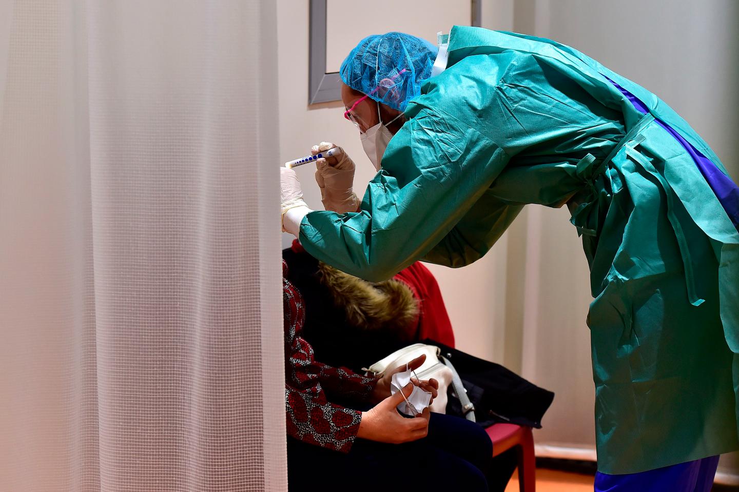Coronavirus vs flu: Similar symptoms, key differences