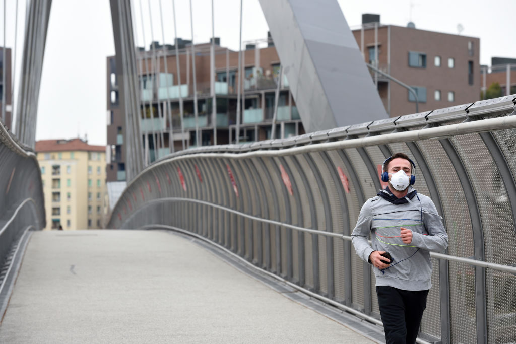 Coronavirus: Italy extends emergency measures nationwide