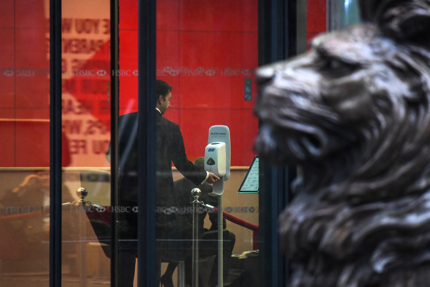 HSBC-Canary Wharf-hand sanitizer