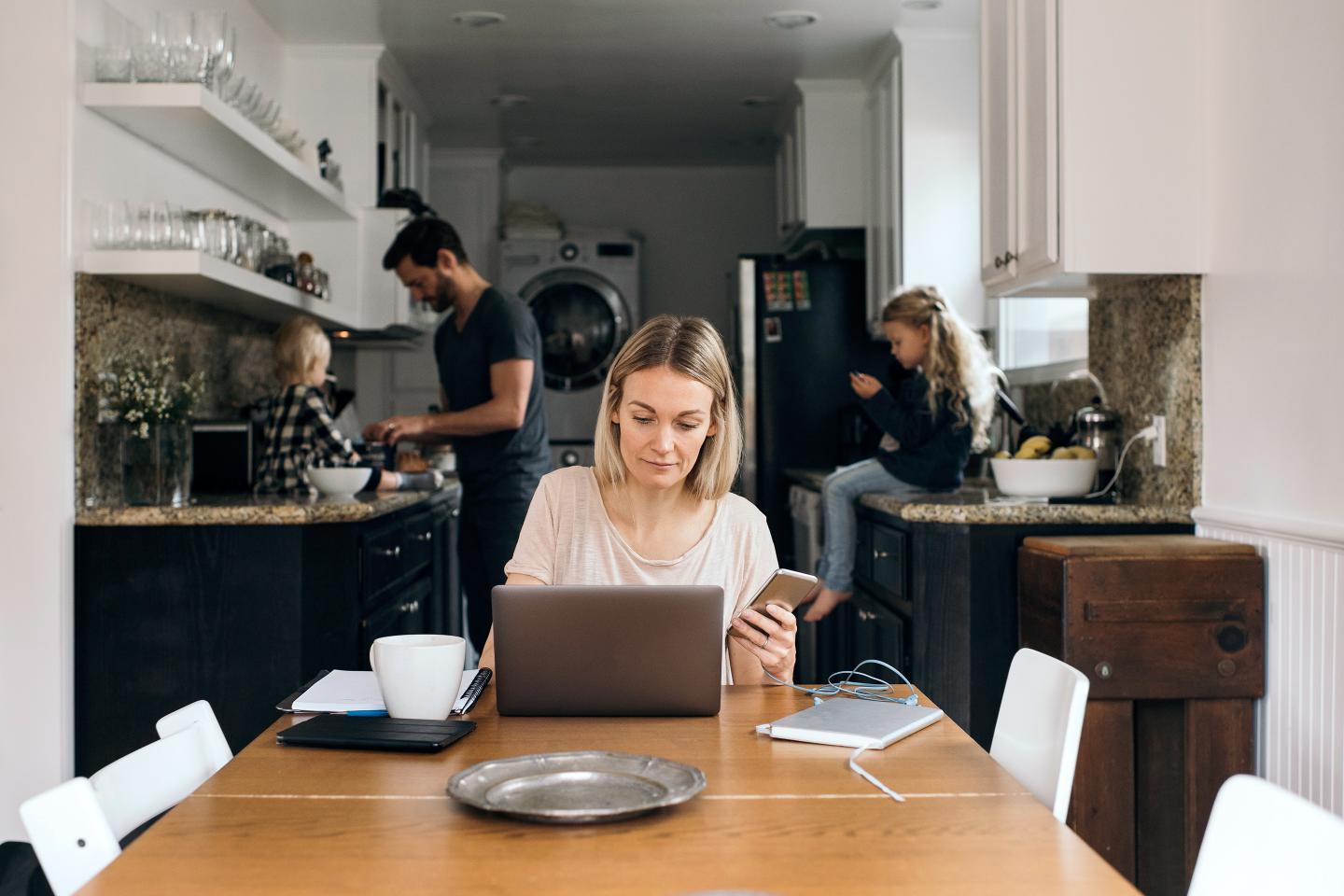 Home Office-Family-Coronavirus