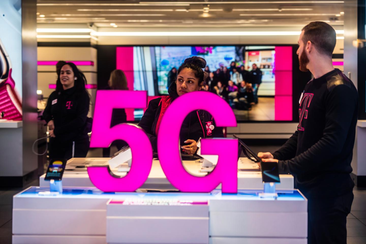 T-mobile-Phone-Deal-Coronavirus