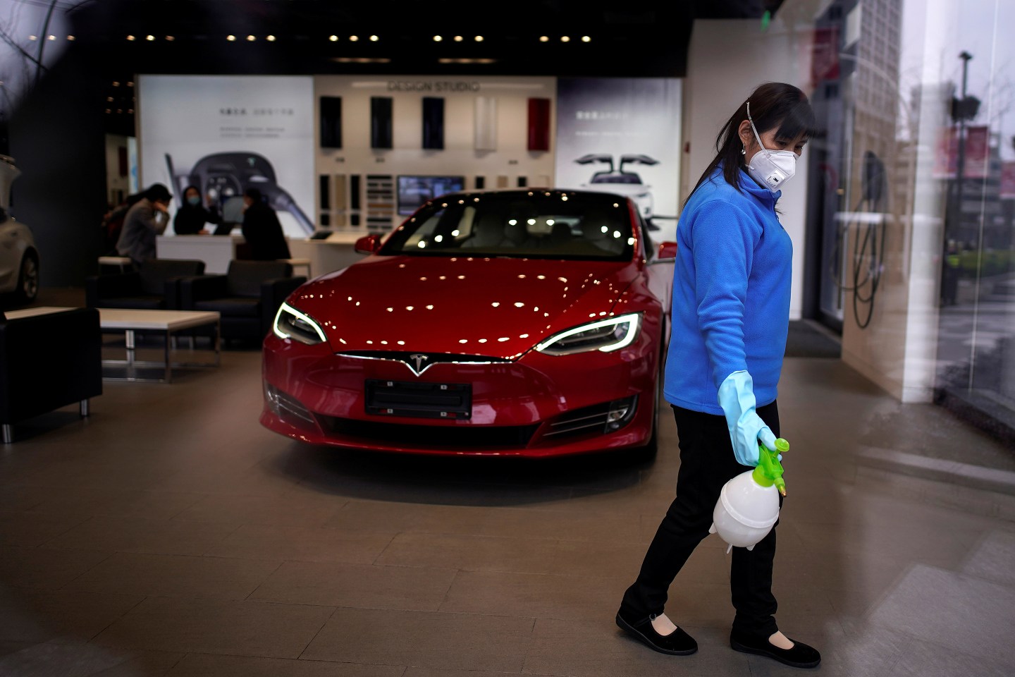 Tesla-Shares-Drop-Coronavirus