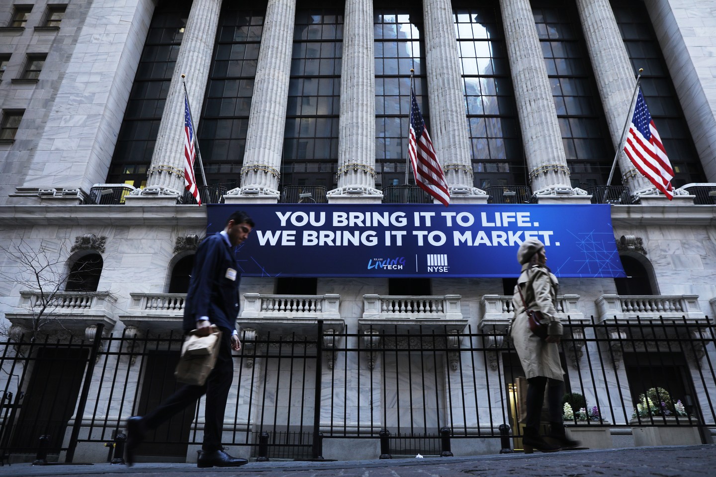 Wall Street Outside-Global Recession