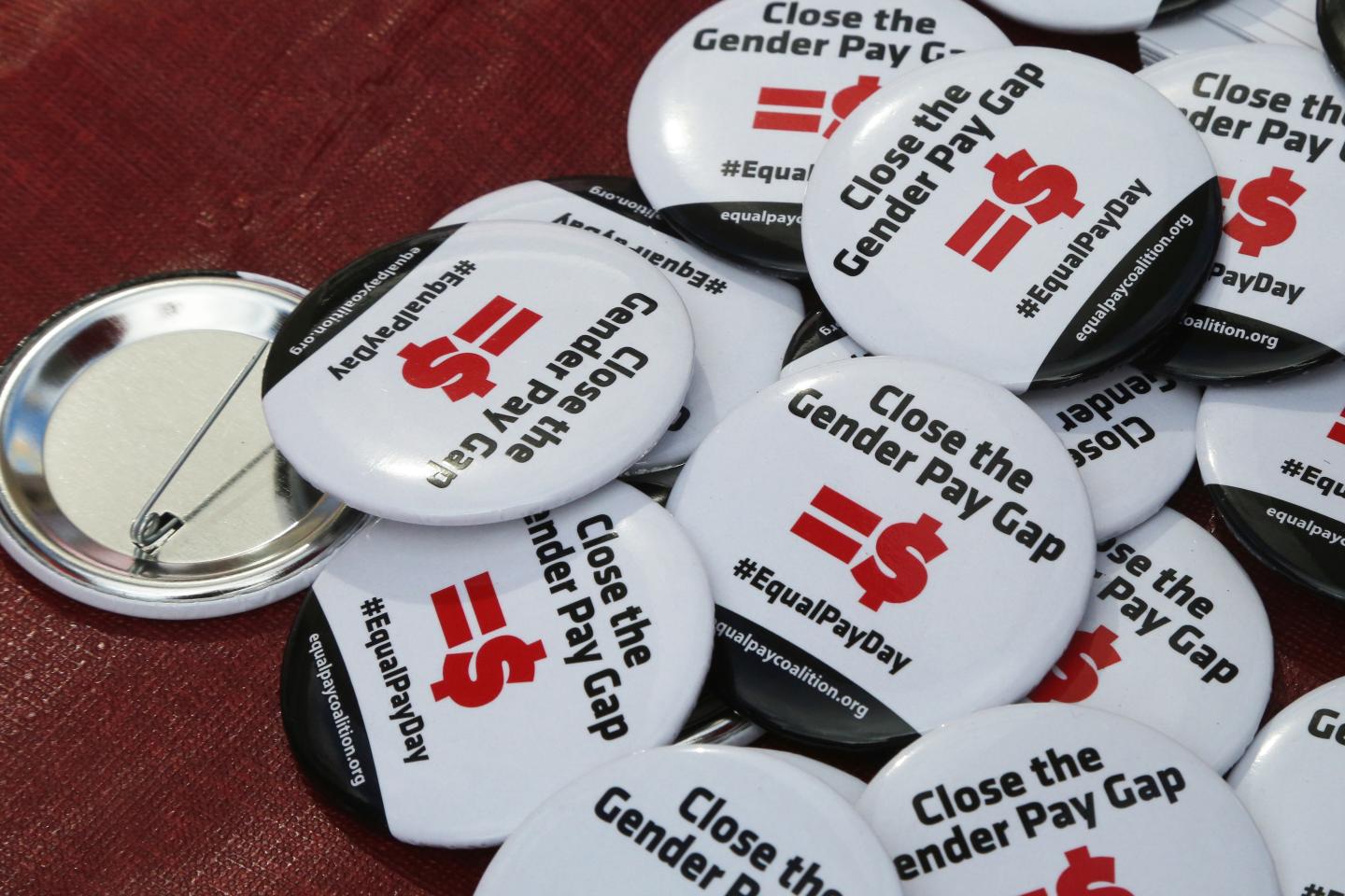 equal-pay-day-buttons-for-commentary