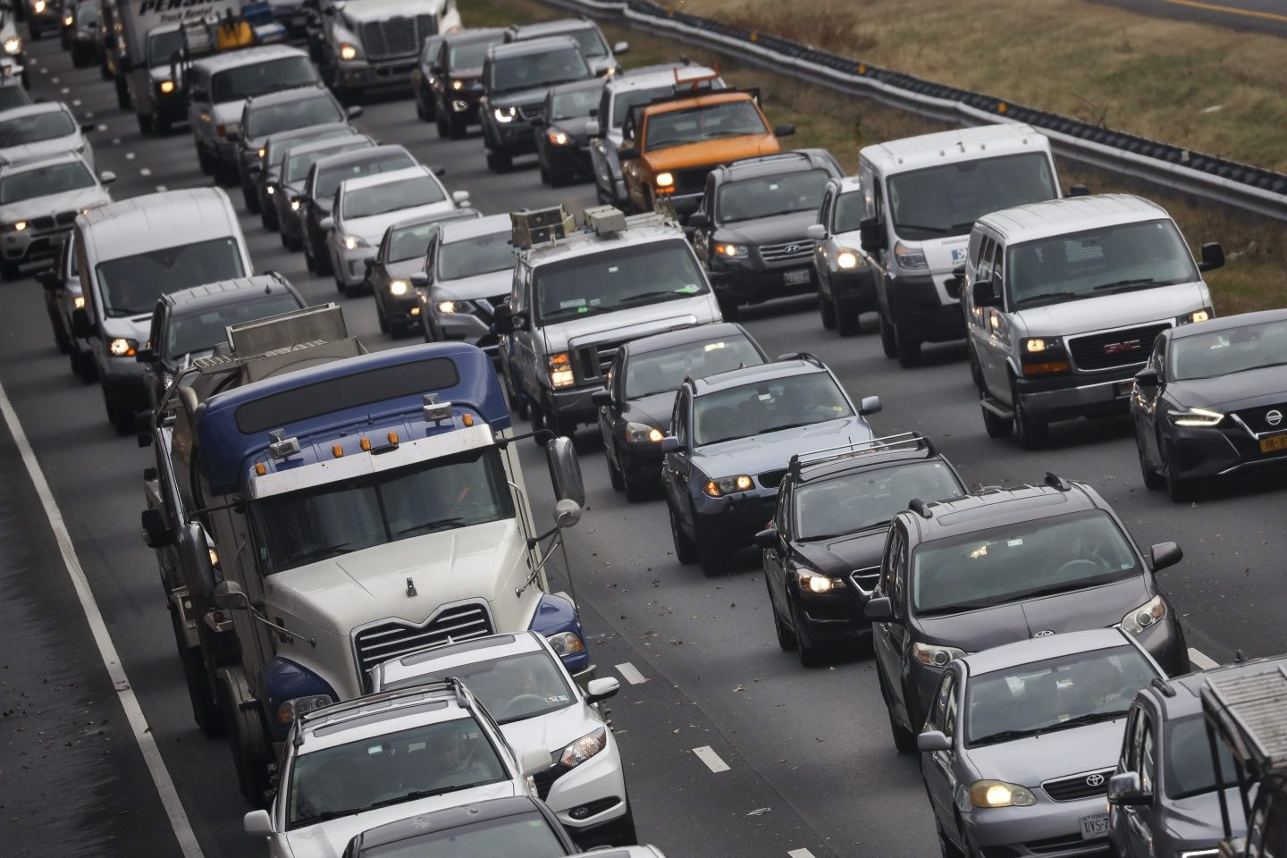 Heavy traffic moves slowly on I-495 (Capital Beltway) the day before Thanksgiving November 27, 2019 in Bethesda, Maryland.