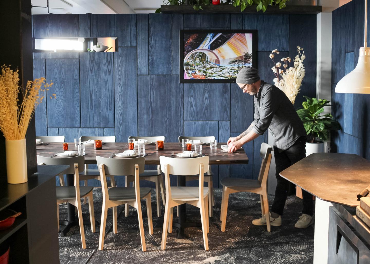 Restaurants and bars hope relaxed alcohol takeout regulations will help business during coronavirus shutdown