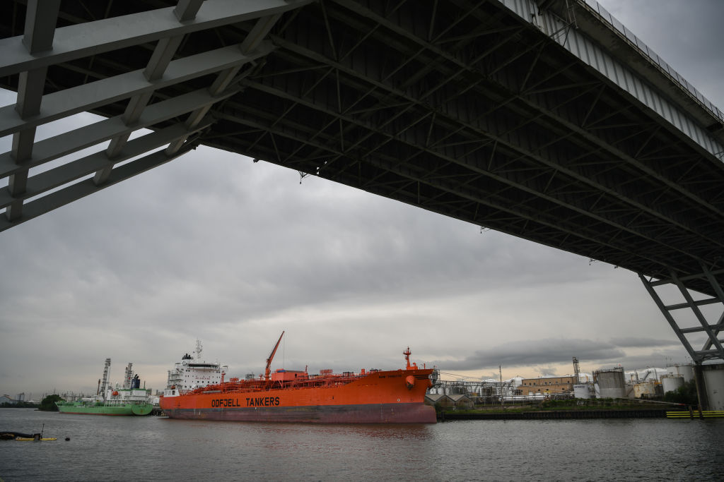 Crude math: Why $10 oil could be worth less than nothing