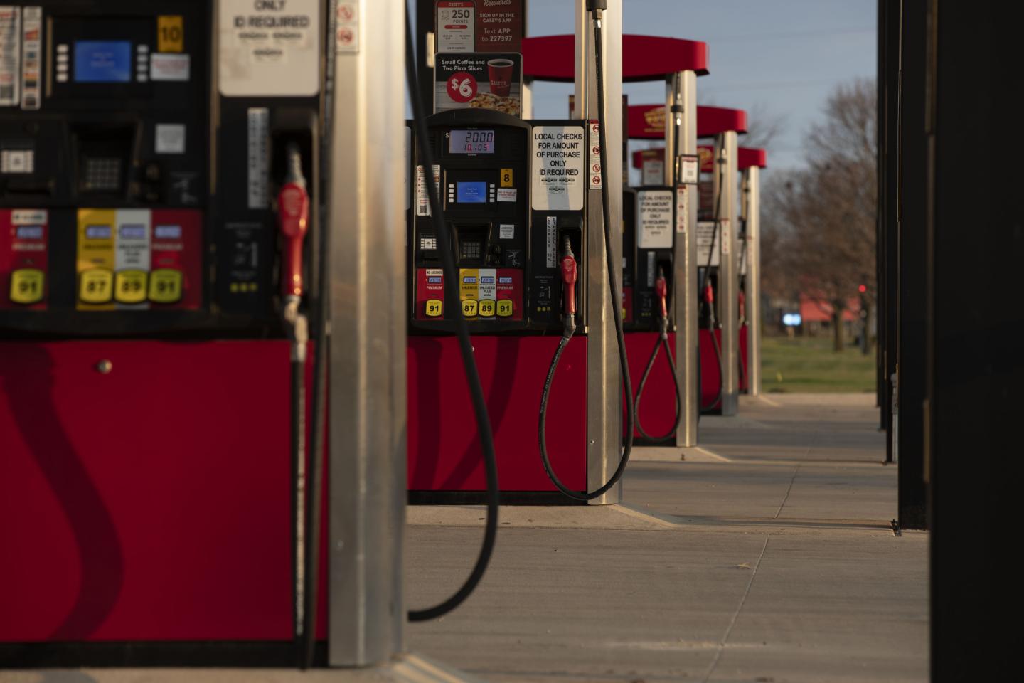 Saudi-Russia oil price war ends with OPEC+ deal to slash output, but prices stay near lows