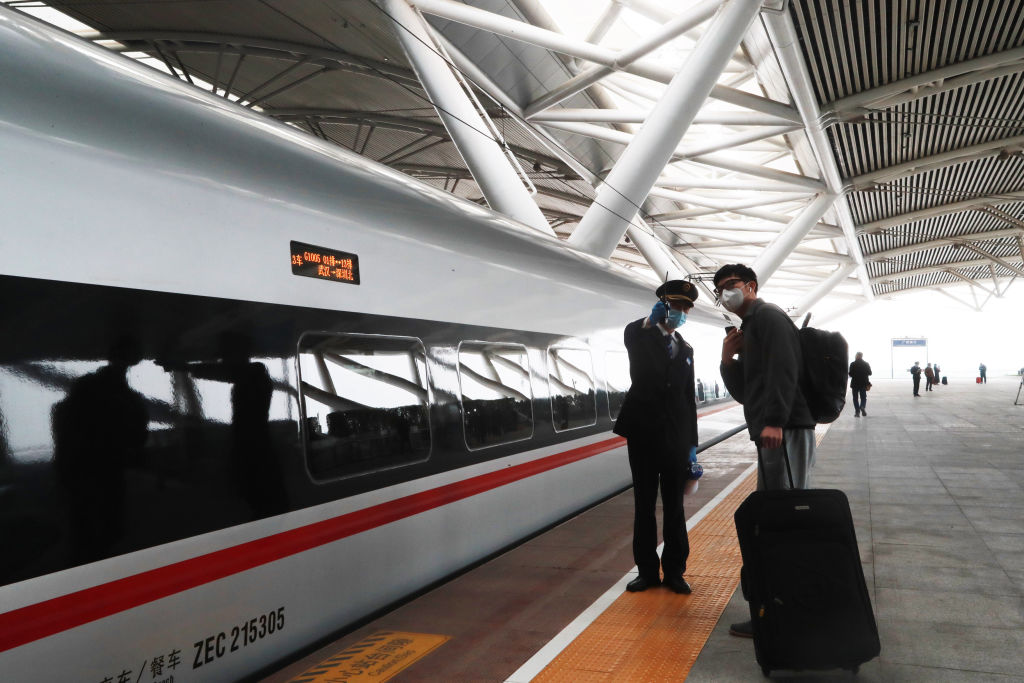 CHINA-GUANGZHOU-TRAIN FROM WUHAN-ARRIVAL (CN)