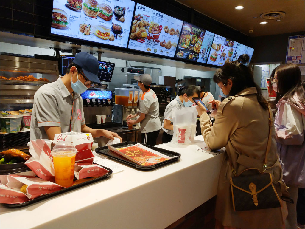 CHINA HANGZHOU FASTFOOD CHAIN IN PLAGUE