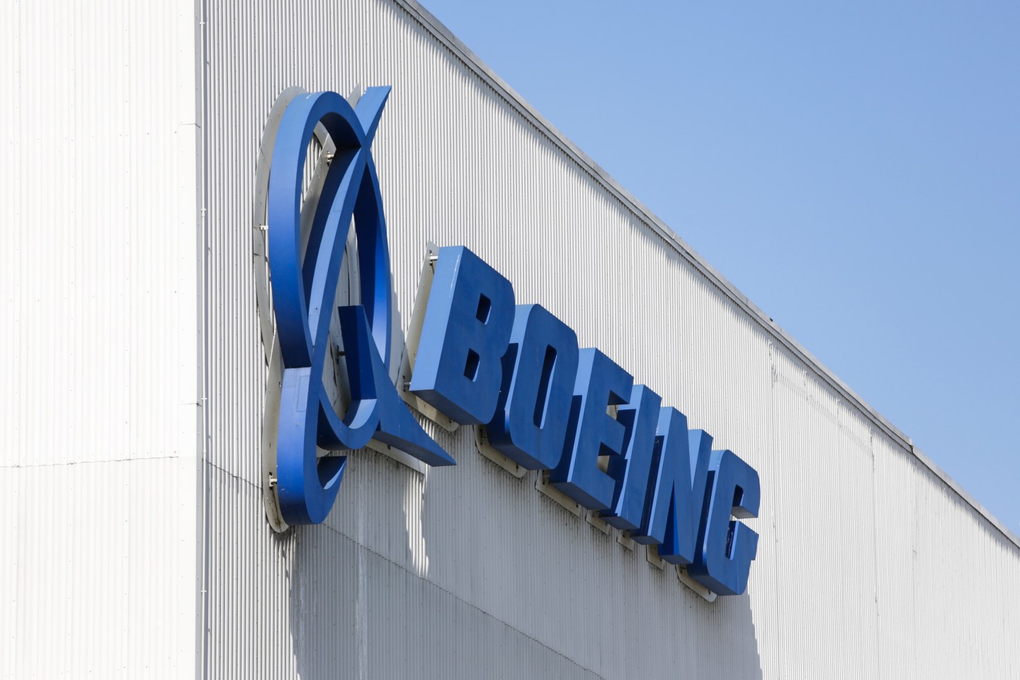Boeing to cut staff by 10% after reporting $641 million loss