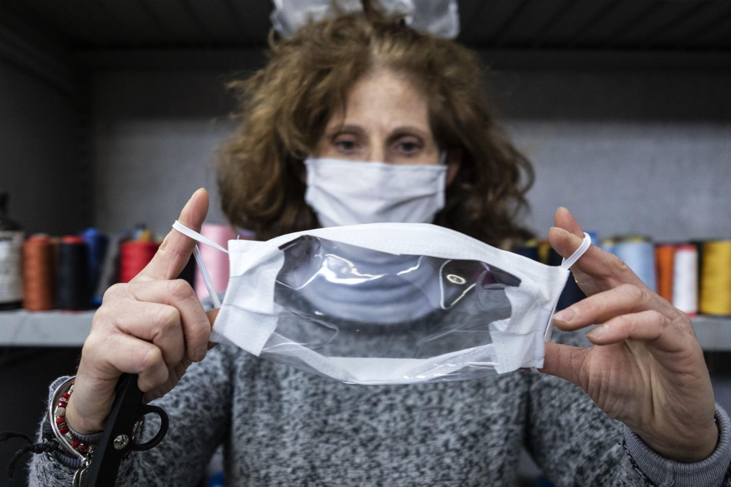 ITALY-HEALTH-VIRUS-SOCIAL-ECONOMY-MASKS