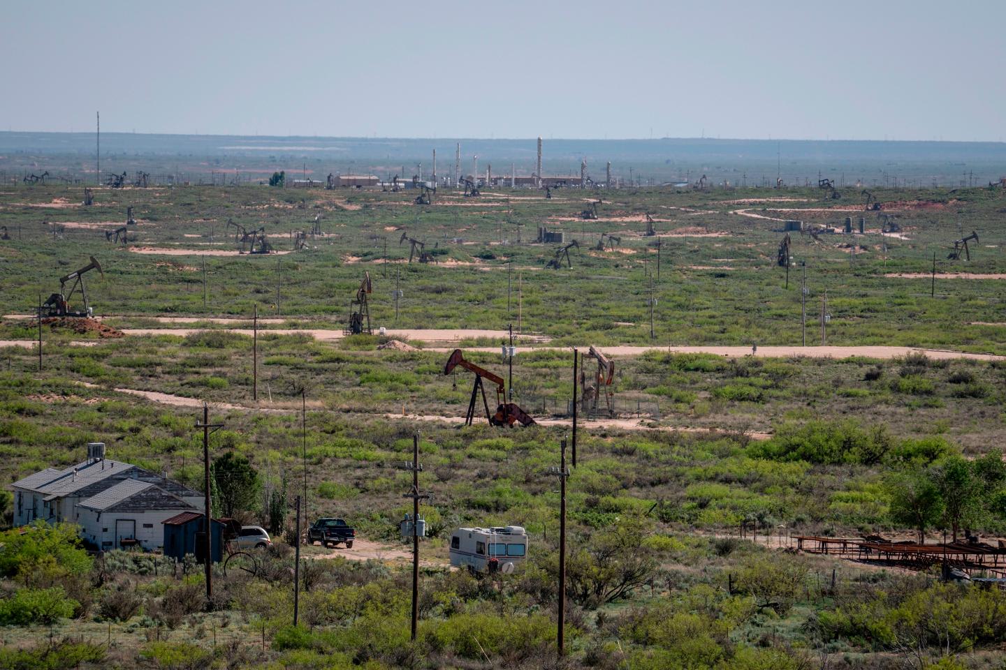 Buccaneers of the basin: The fall of fracking—and the future of oil