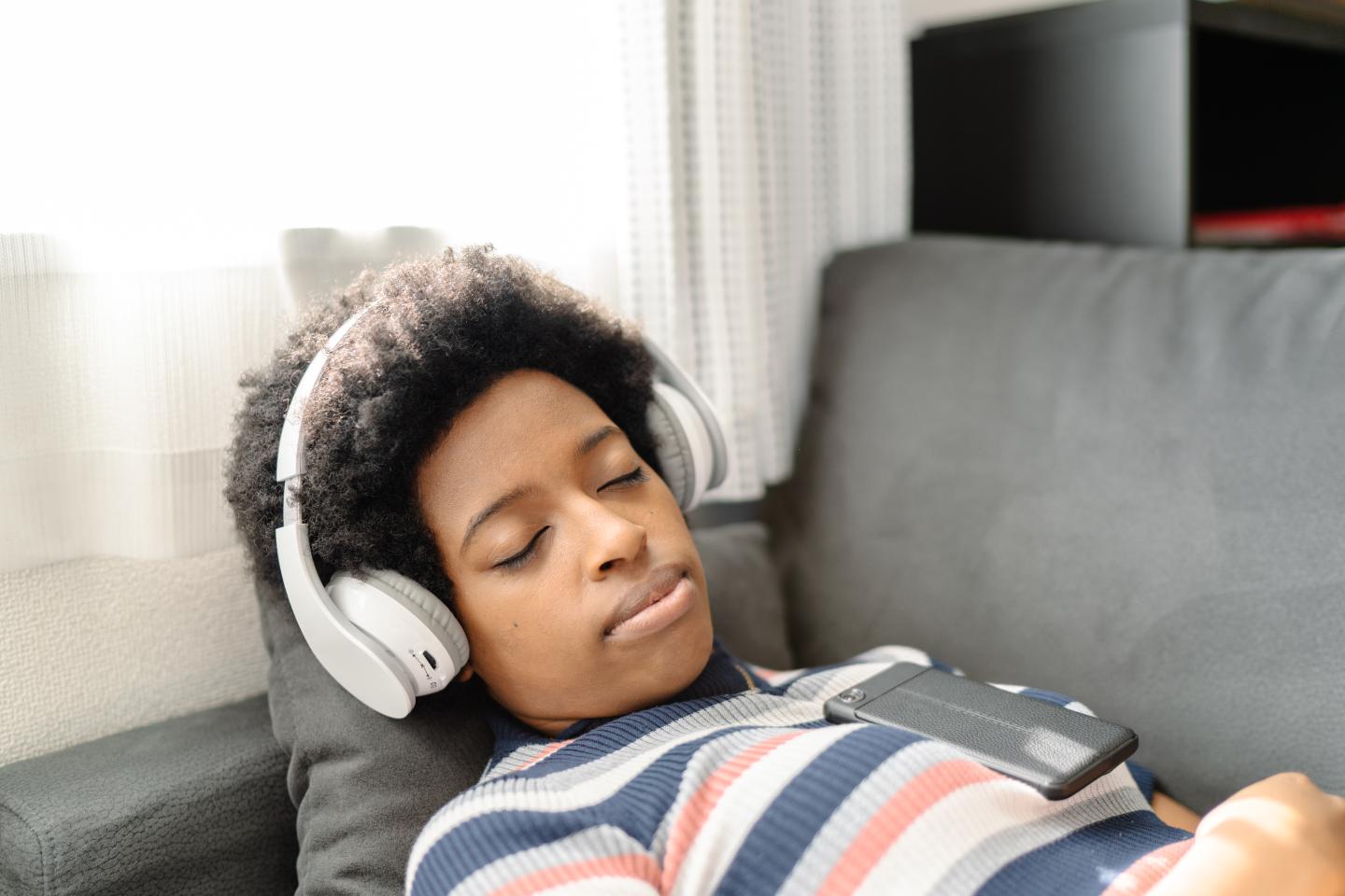 SLEEP-MEDITATION-APP-CORONAVIRUS
