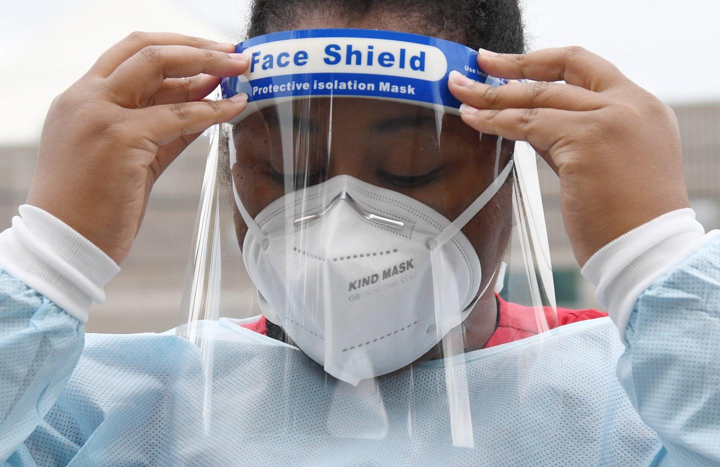 Trump says 3M will produce 55.5 million masks per month for U.S. health-care workers