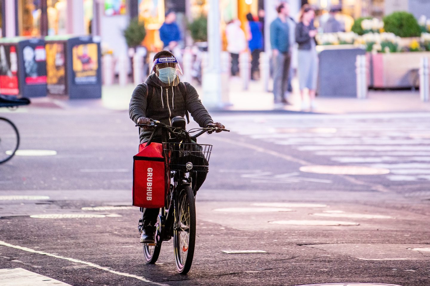 delivery man during coronavirus outbreak in new york