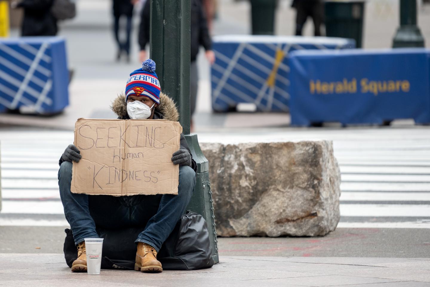 Market gains fizzle ahead of today’s jobless data