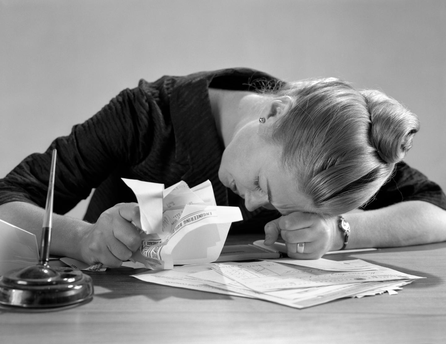 Millions of Americans won’t be able to pay all their bills this month. What financial experts advise