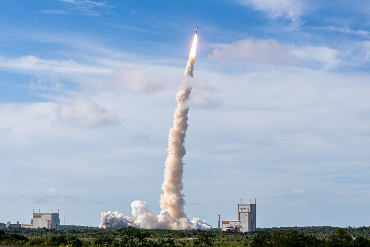 rocket carriers Intelsat satellite